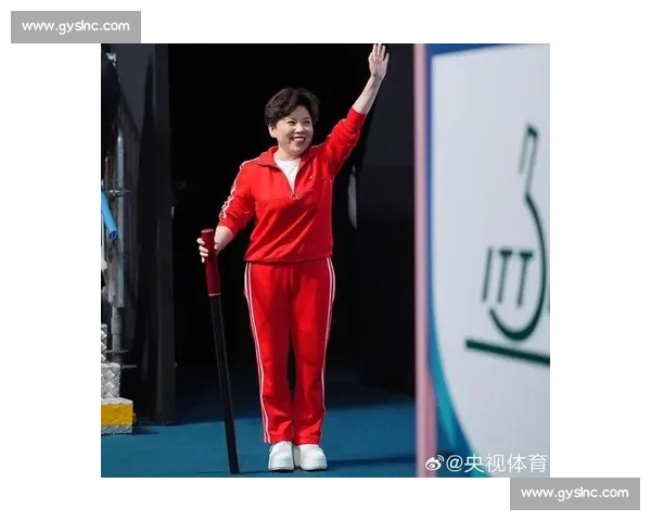 邓亚萍走进印刷学院附小：体育教会孩子 “输得起” 的人生哲学